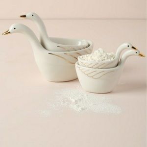 Anthropologie Gaggle of Geese measuring cups
